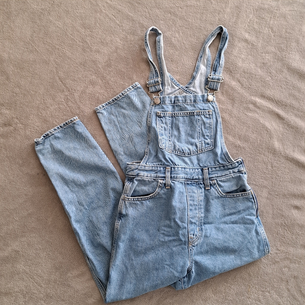 Levi's Modern Casual Light Blue Denim Overalls Size 28"